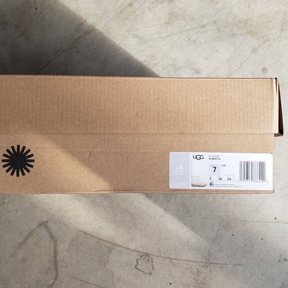 UGG rain boot, new, box, US7 - Picture 3 of 3